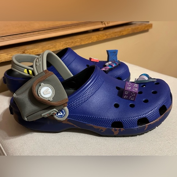 CROCS - Picture 2 of 5